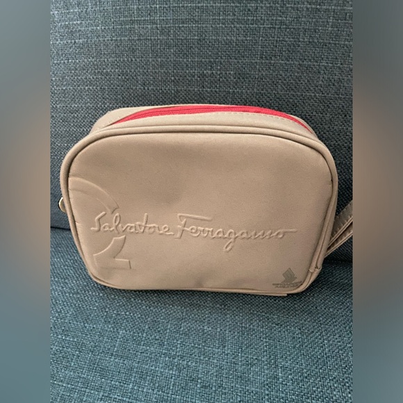 NWOT Salvatore Ferragamo Travel Toiletry Pouch +5 Toiletries Incanto Pour Homme - Picture 7 of 15